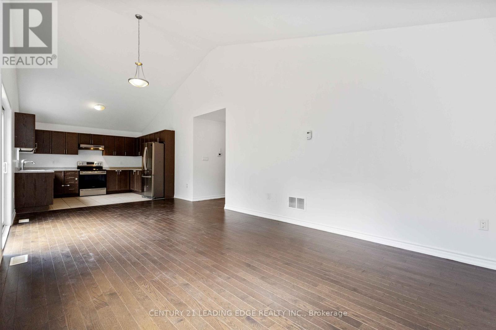 147 Springdale Drive, Kawartha Lakes (Lindsay), Ontario  K9V 0H9 - Photo 22 - X12350951