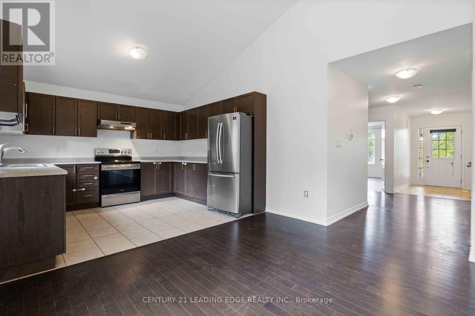 147 Springdale Drive, Kawartha Lakes (Lindsay), Ontario  K9V 0H9 - Photo 31 - X12350951