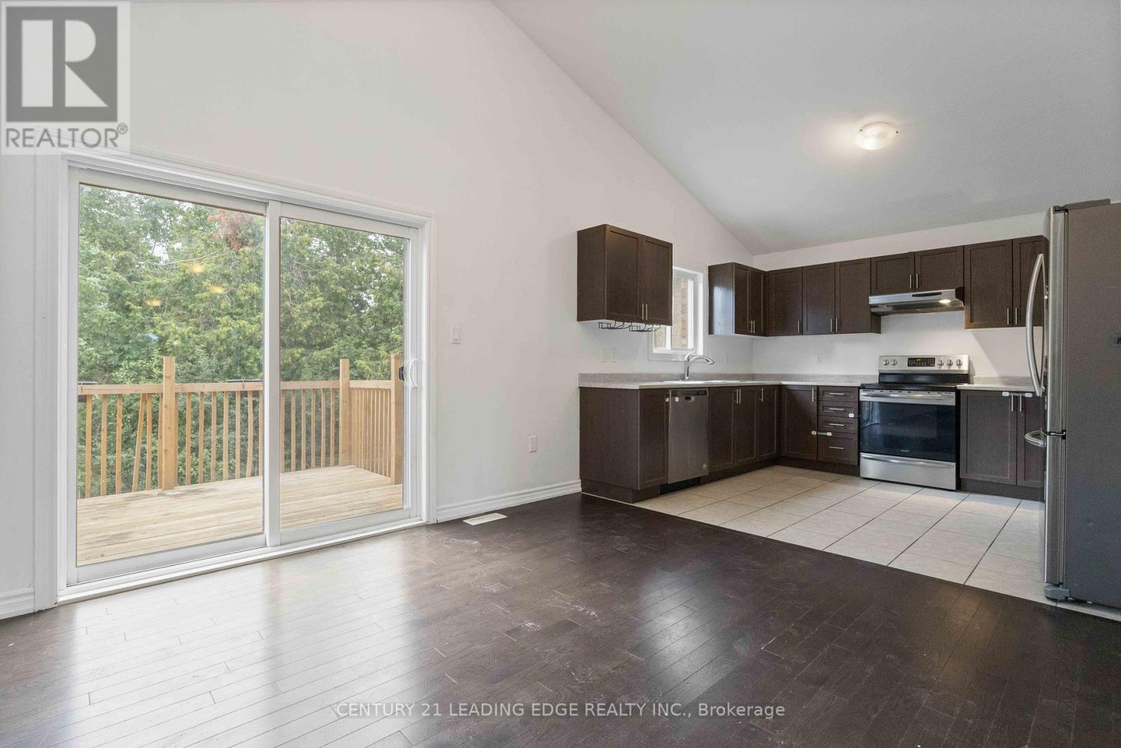 147 Springdale Drive, Kawartha Lakes (Lindsay), Ontario  K9V 0H9 - Photo 32 - X12350951