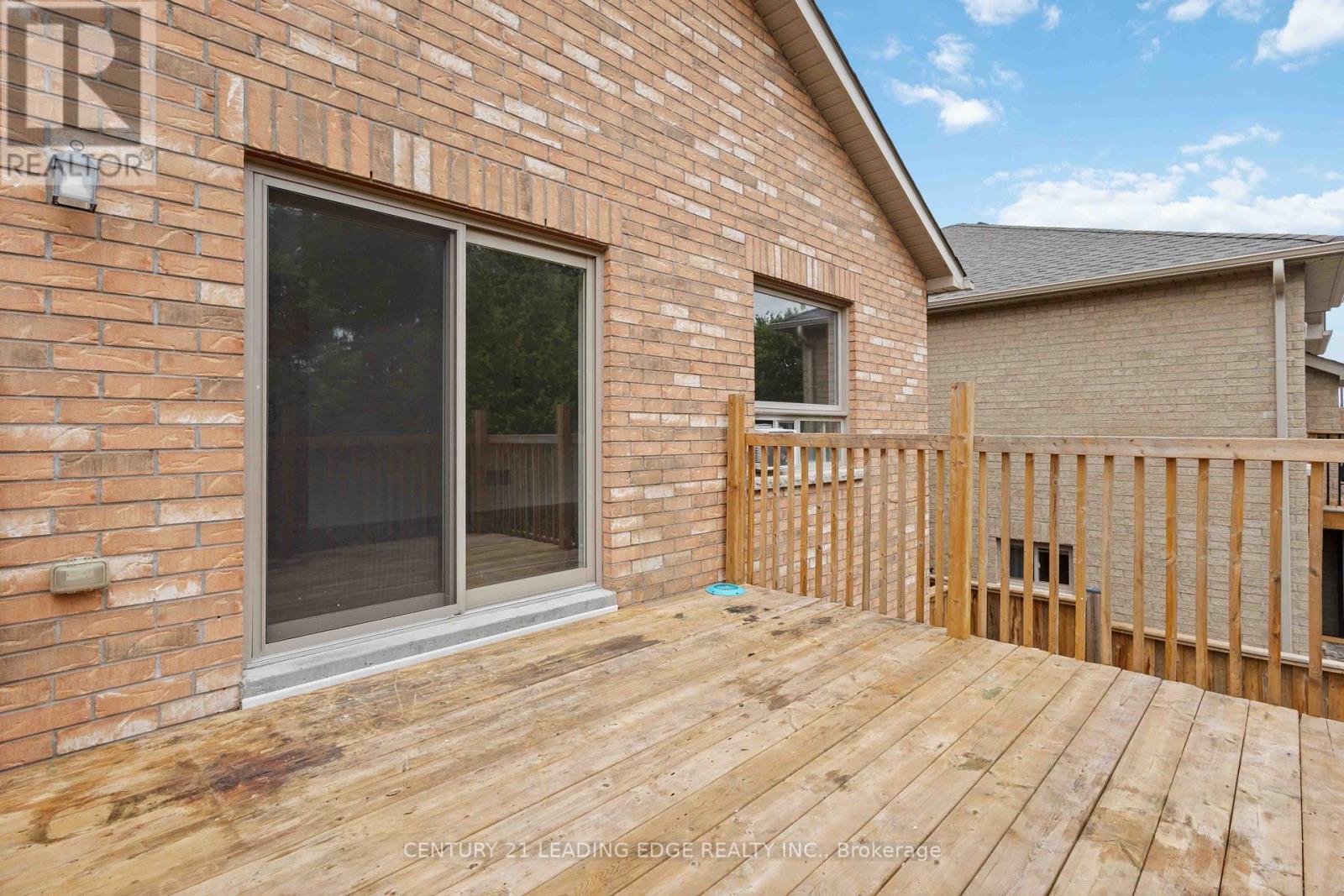 147 Springdale Drive, Kawartha Lakes (Lindsay), Ontario  K9V 0H9 - Photo 38 - X12350951