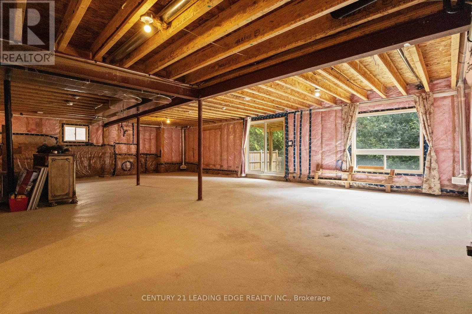 147 Springdale Drive, Kawartha Lakes (Lindsay), Ontario  K9V 0H9 - Photo 42 - X12350951