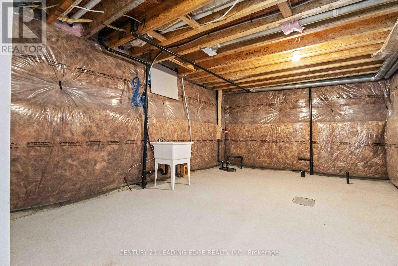 147 Springdale Drive, Kawartha Lakes (Lindsay), Ontario  K9V 0H9 - Photo 43 - X12350951