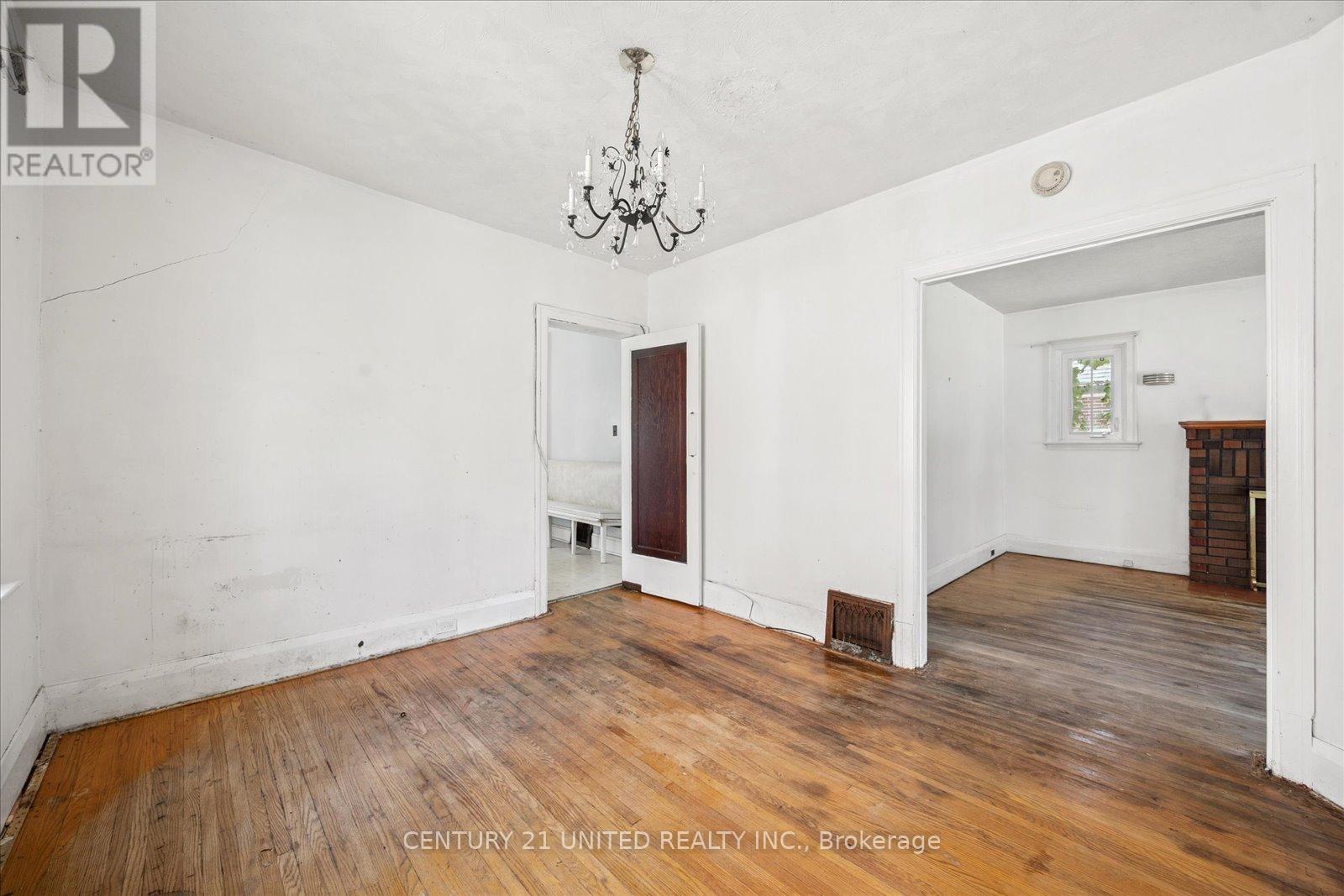 280 Mark Street, Peterborough East (Central), Ontario  K9H 1V4 - Photo 10 - X12351245