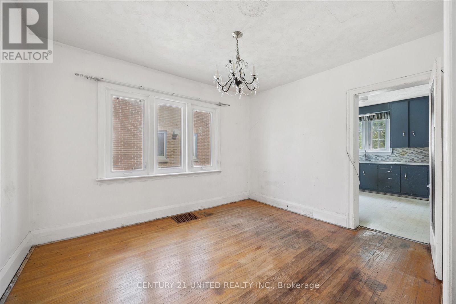 280 Mark Street, Peterborough East (Central), Ontario  K9H 1V4 - Photo 12 - X12351245