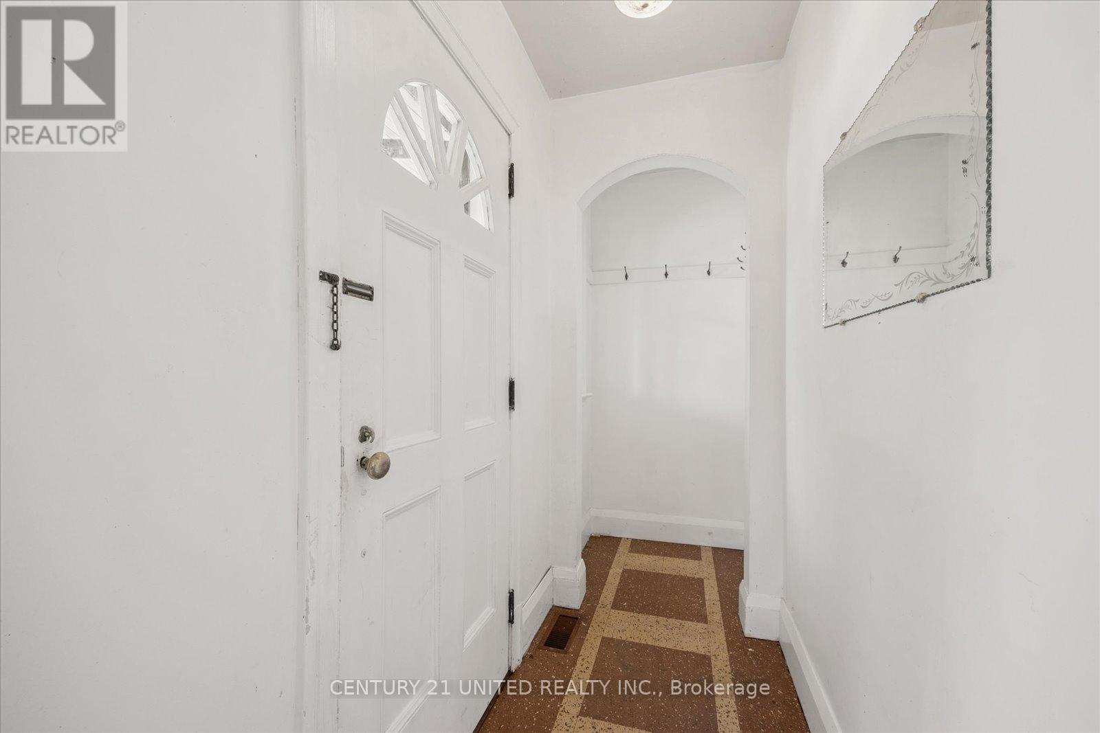 280 Mark Street, Peterborough East (Central), Ontario  K9H 1V4 - Photo 5 - X12351245