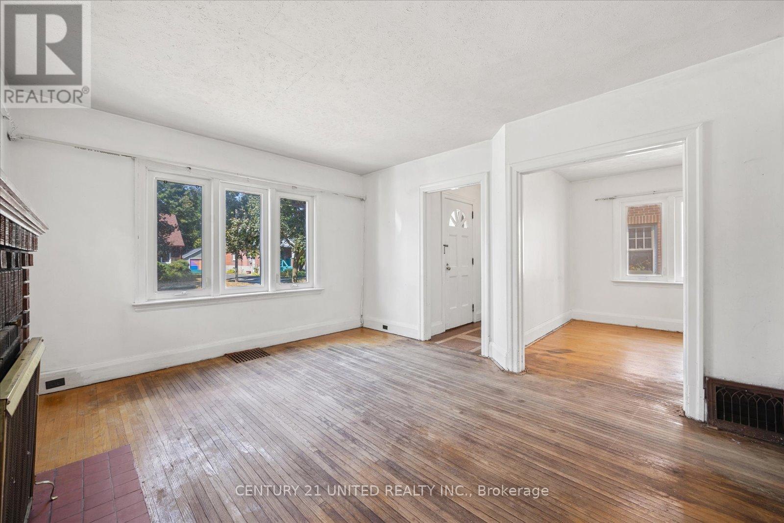 280 Mark Street, Peterborough East (Central), Ontario  K9H 1V4 - Photo 7 - X12351245