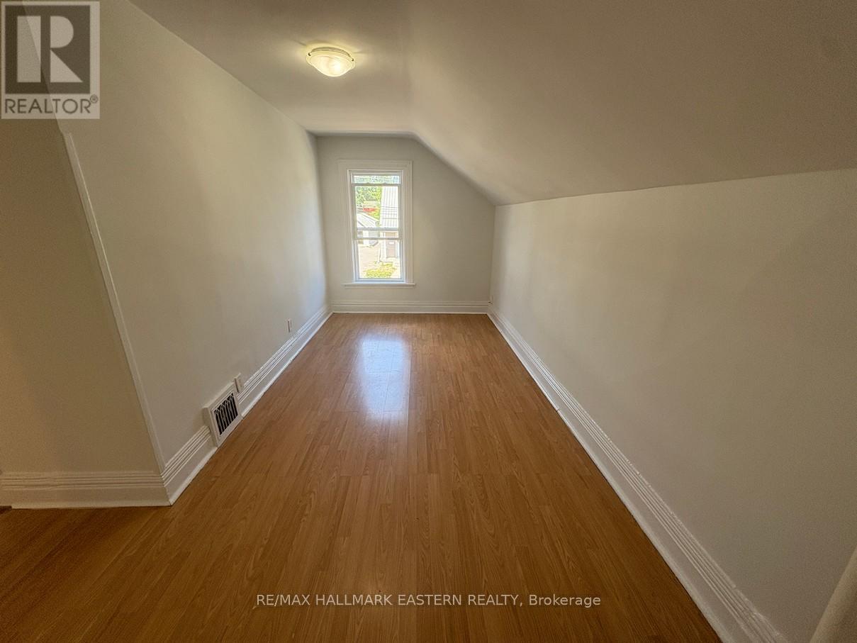 581 Paterson Street, Peterborough Central (South), Ontario  K9J 4P9 - Photo 18 - X12351319