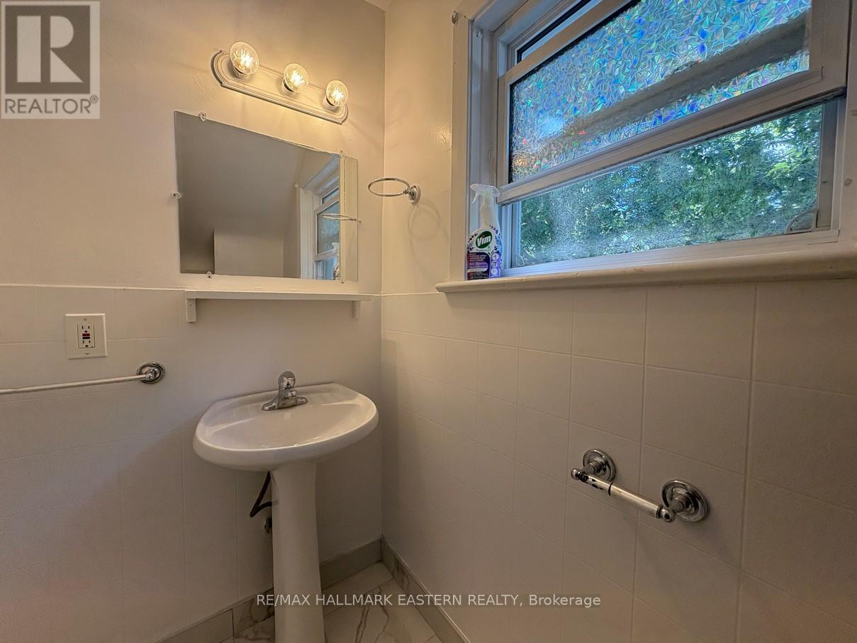581 Paterson Street, Peterborough Central (South), Ontario  K9J 4P9 - Photo 21 - X12351319