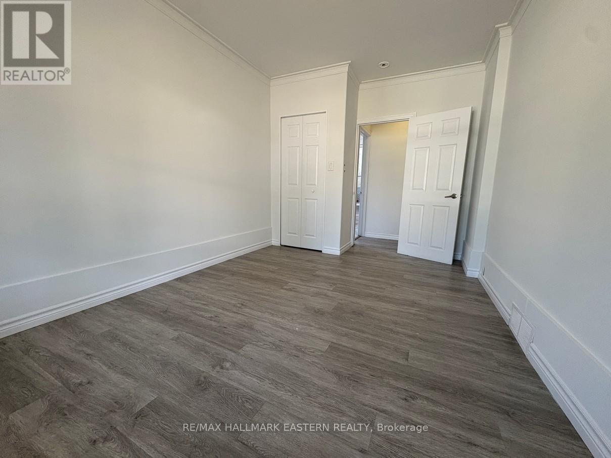 581 Paterson Street, Peterborough Central (South), Ontario  K9J 4P9 - Photo 7 - X12351319
