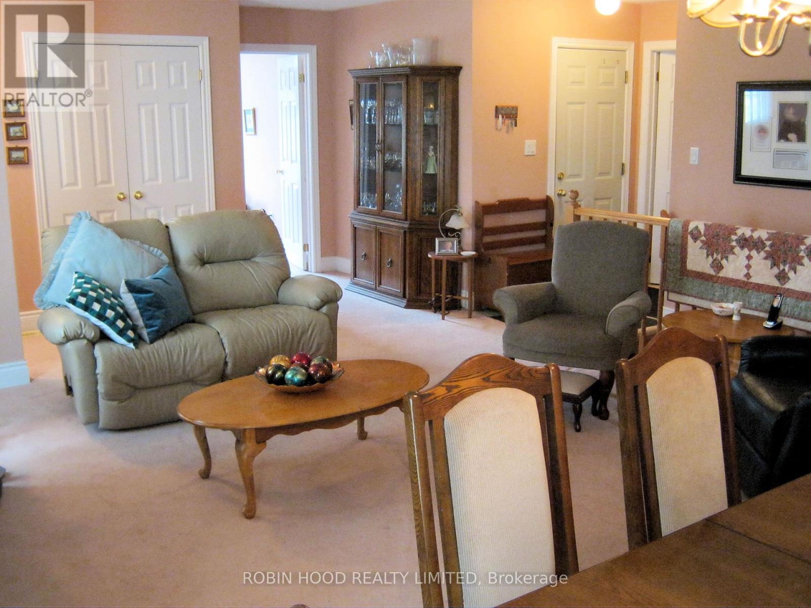 40 Dormer Road, Kawartha Lakes (Lindsay), Ontario  K9V 6H8 - Photo 11 - X12351307