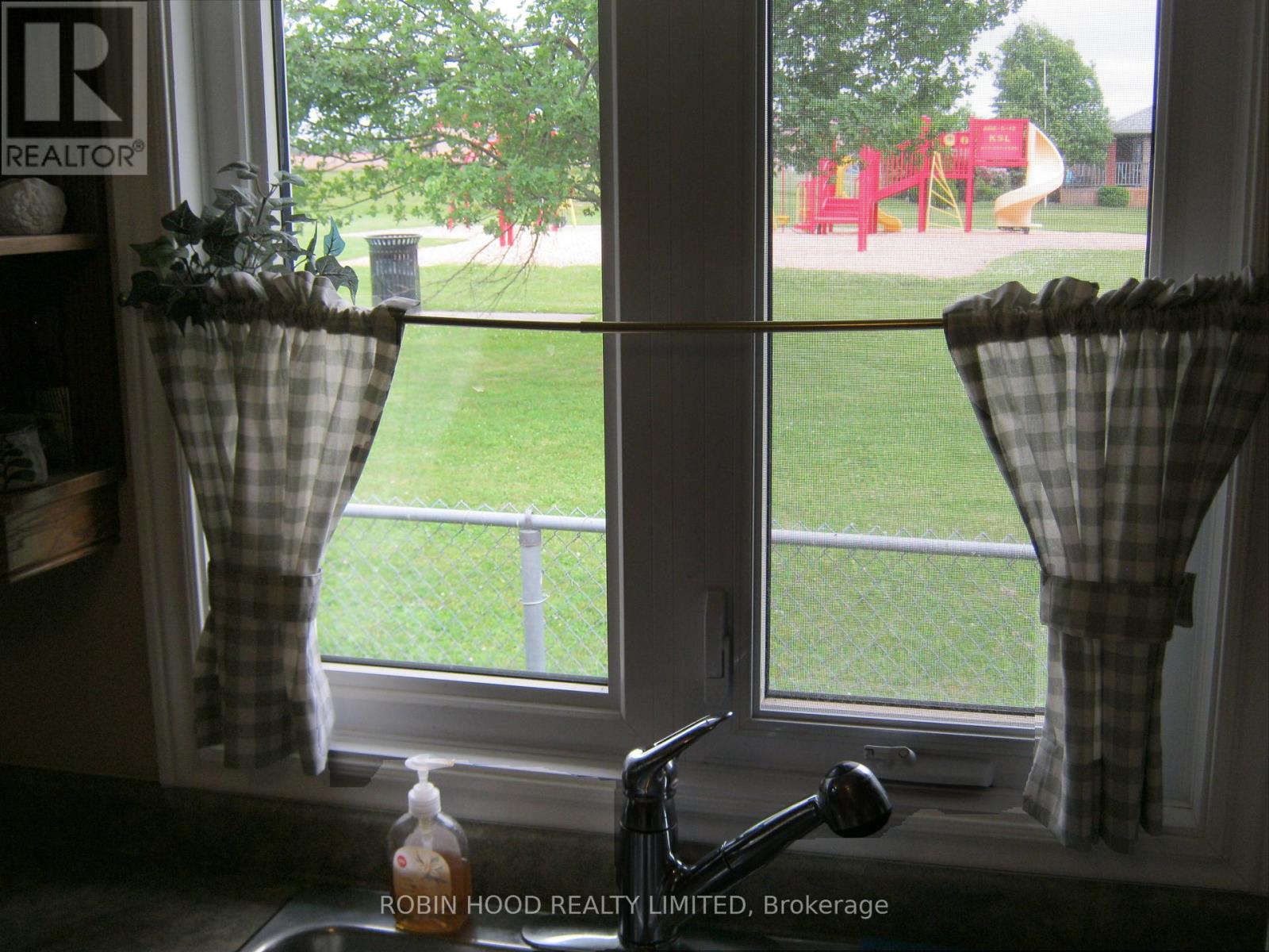 40 Dormer Road, Kawartha Lakes (Lindsay), Ontario  K9V 6H8 - Photo 21 - X12351307