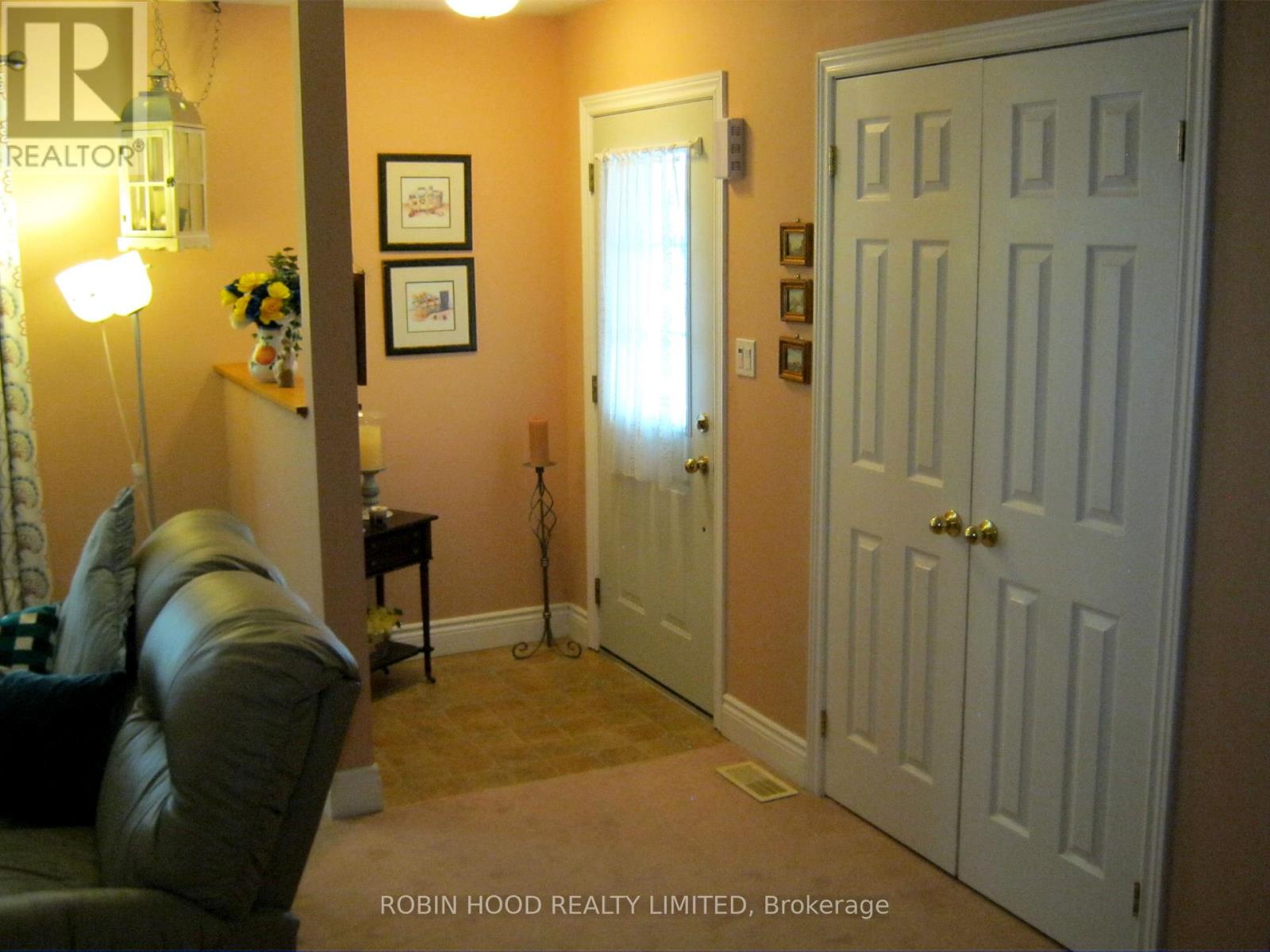 40 Dormer Road, Kawartha Lakes (Lindsay), Ontario  K9V 6H8 - Photo 8 - X12351307