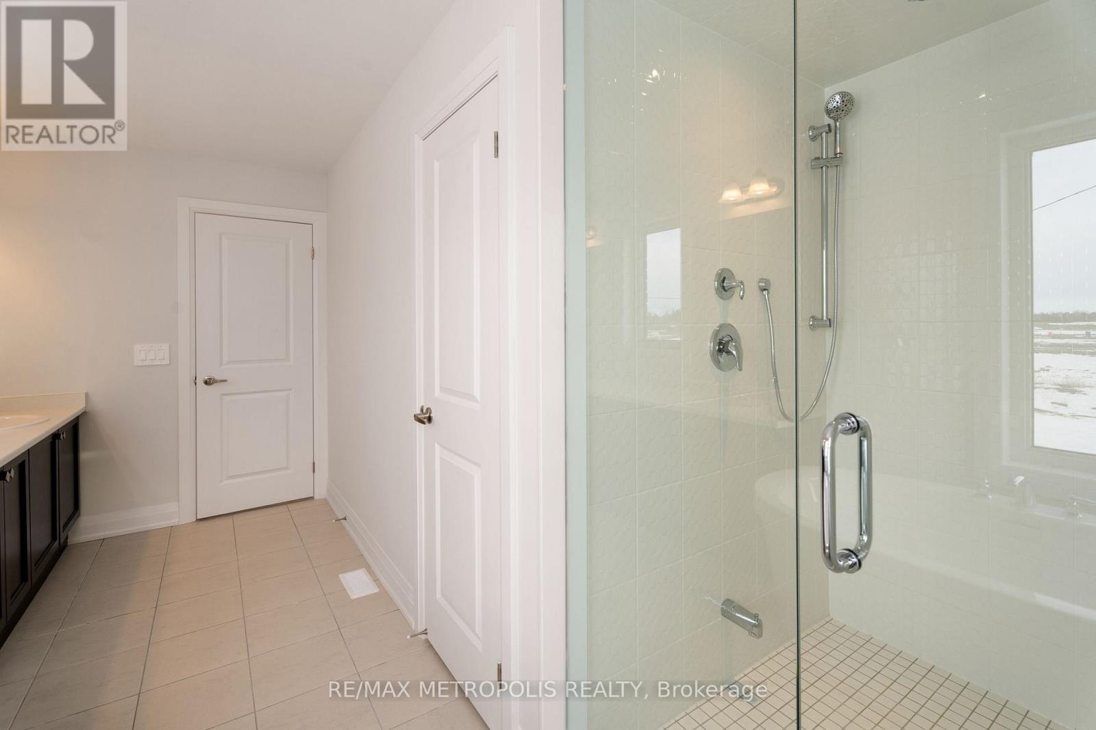 110 Butler Boulevard, Kawartha Lakes (Lindsay), Ontario  K9V 6A9 - Photo 28 - X12351311