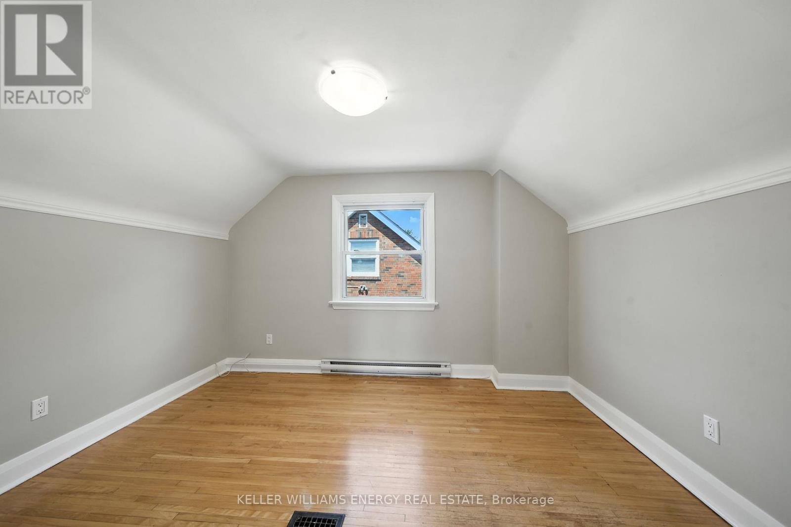 738 Snelgrove Road, Peterborough East (Central), Ontario  K9H 2E9 - Photo 10 - X12351501