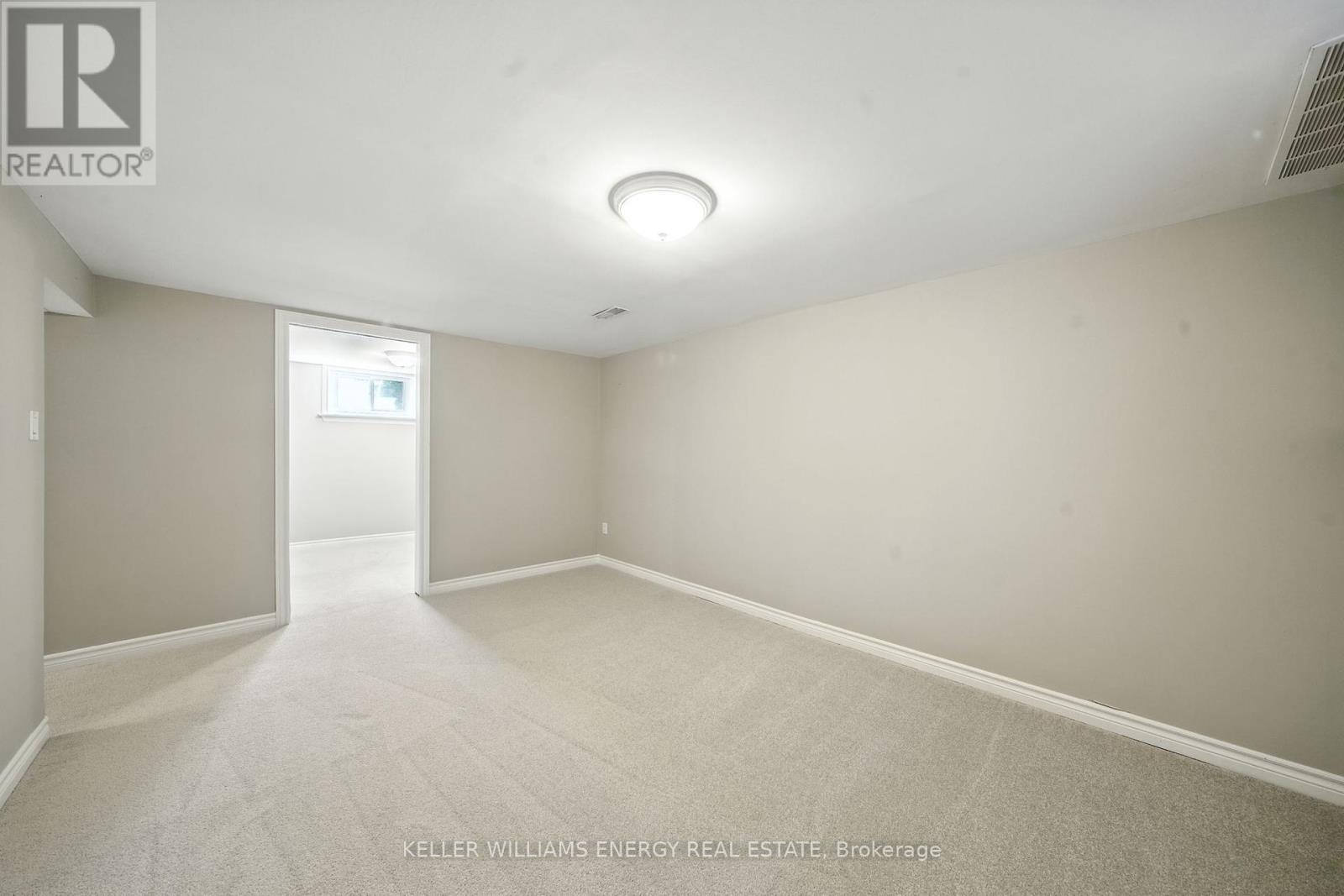 738 Snelgrove Road, Peterborough East (Central), Ontario  K9H 2E9 - Photo 12 - X12351501