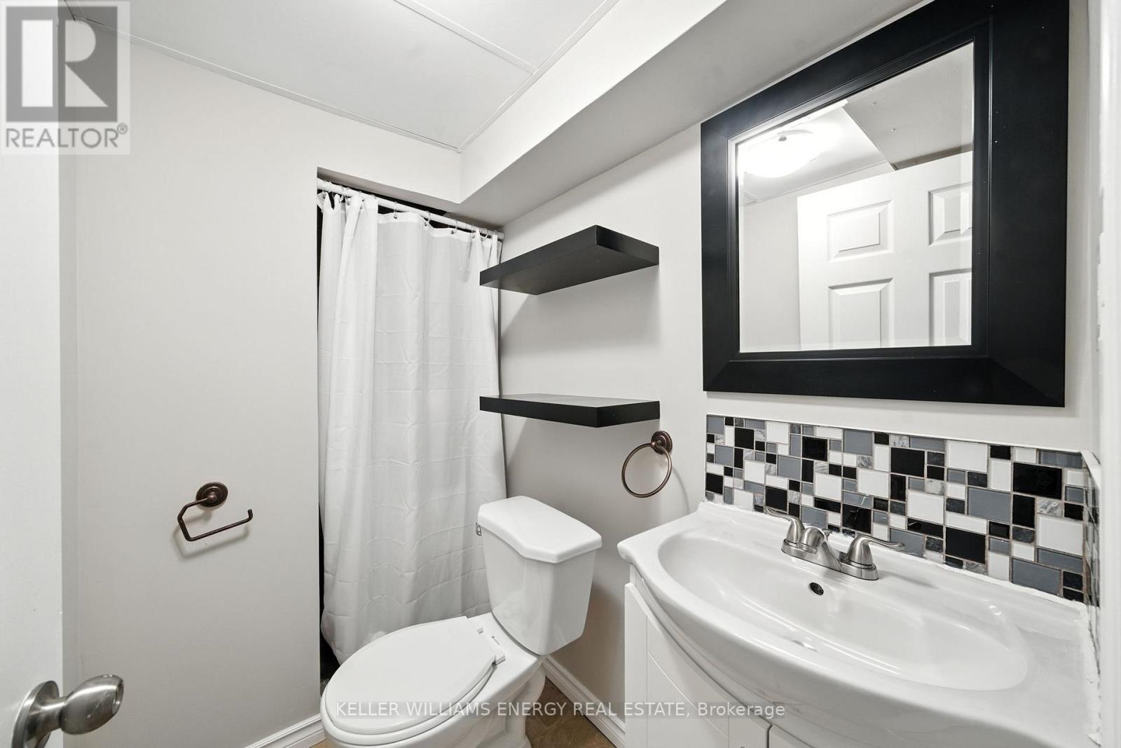 738 Snelgrove Road, Peterborough East (Central), Ontario  K9H 2E9 - Photo 14 - X12351501