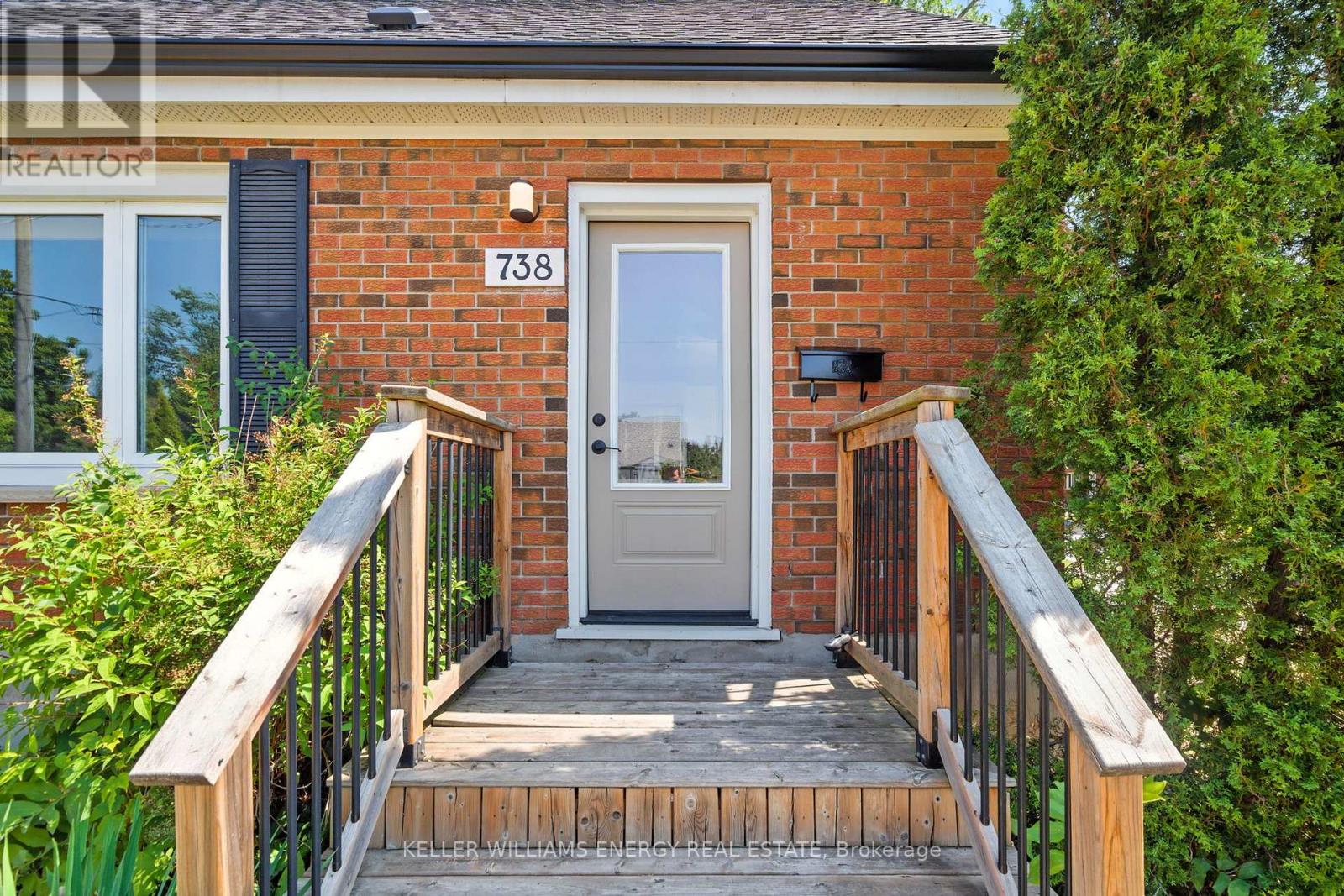 738 Snelgrove Road, Peterborough East (Central), Ontario  K9H 2E9 - Photo 2 - X12351501