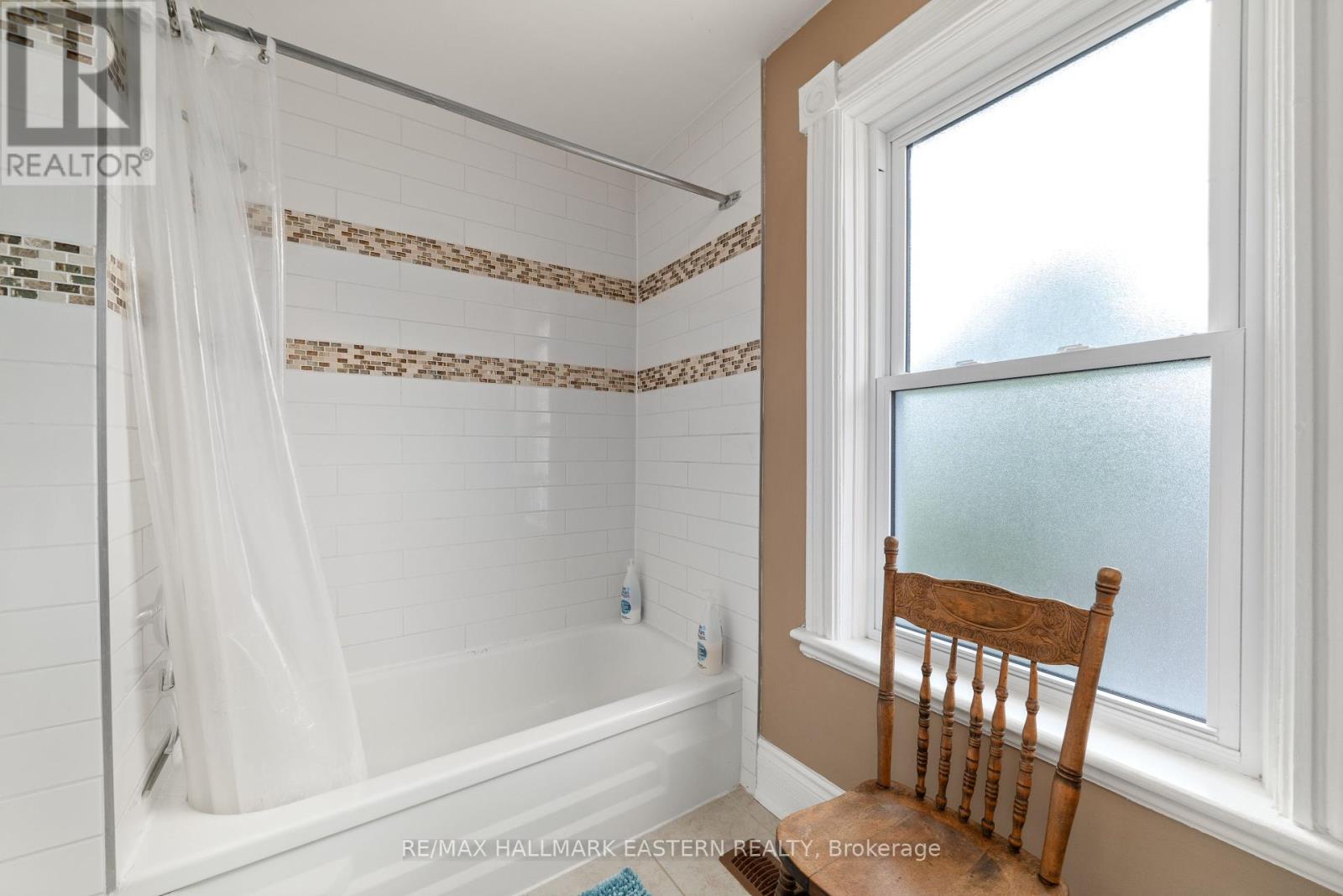 198 Hazlitt Street, Peterborough (Ashburnham Ward 4), Ontario  K9H 1L7 - Photo 20 - X12351649
