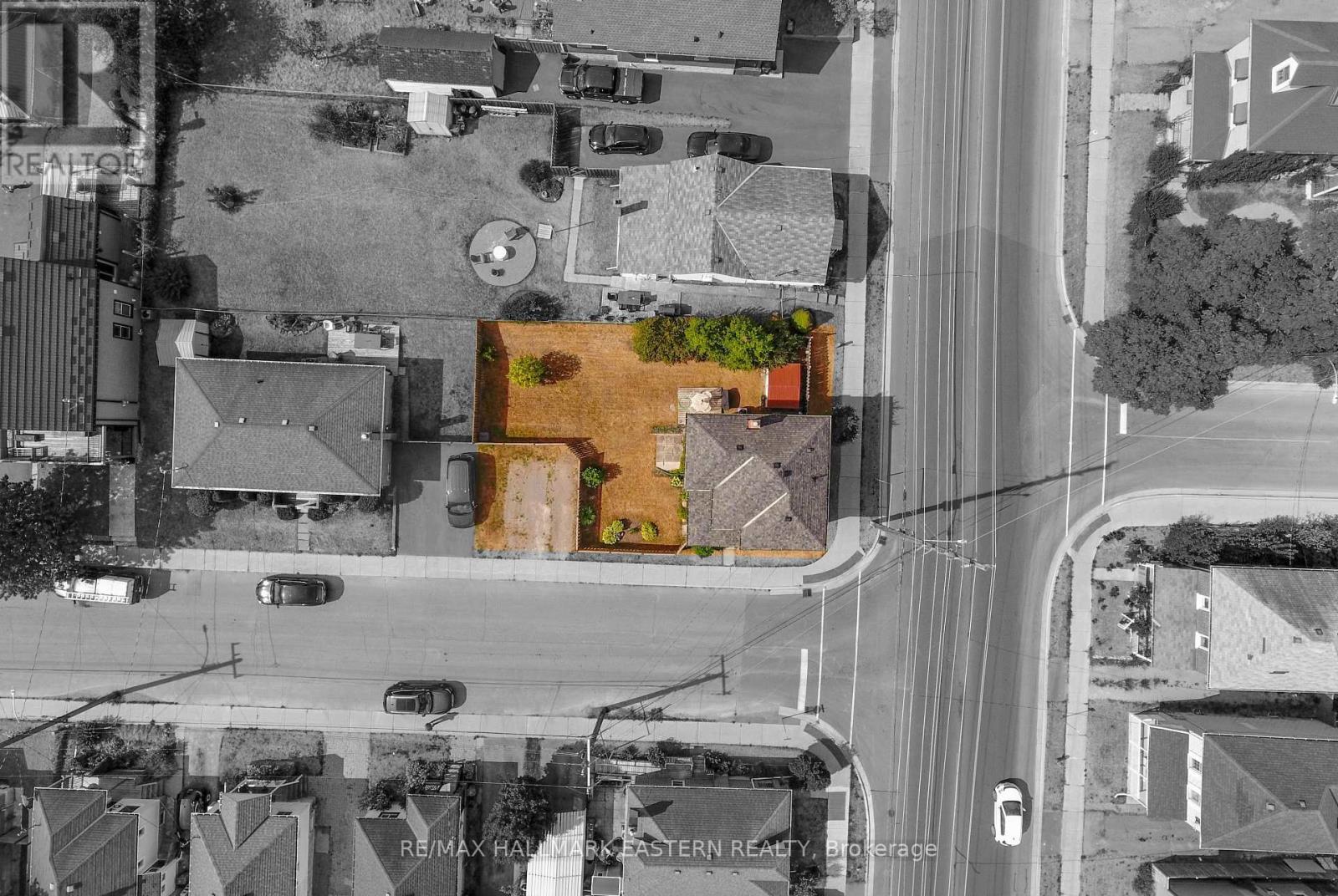 198 Hazlitt Street, Peterborough (Ashburnham Ward 4), Ontario  K9H 1L7 - Photo 4 - X12351649