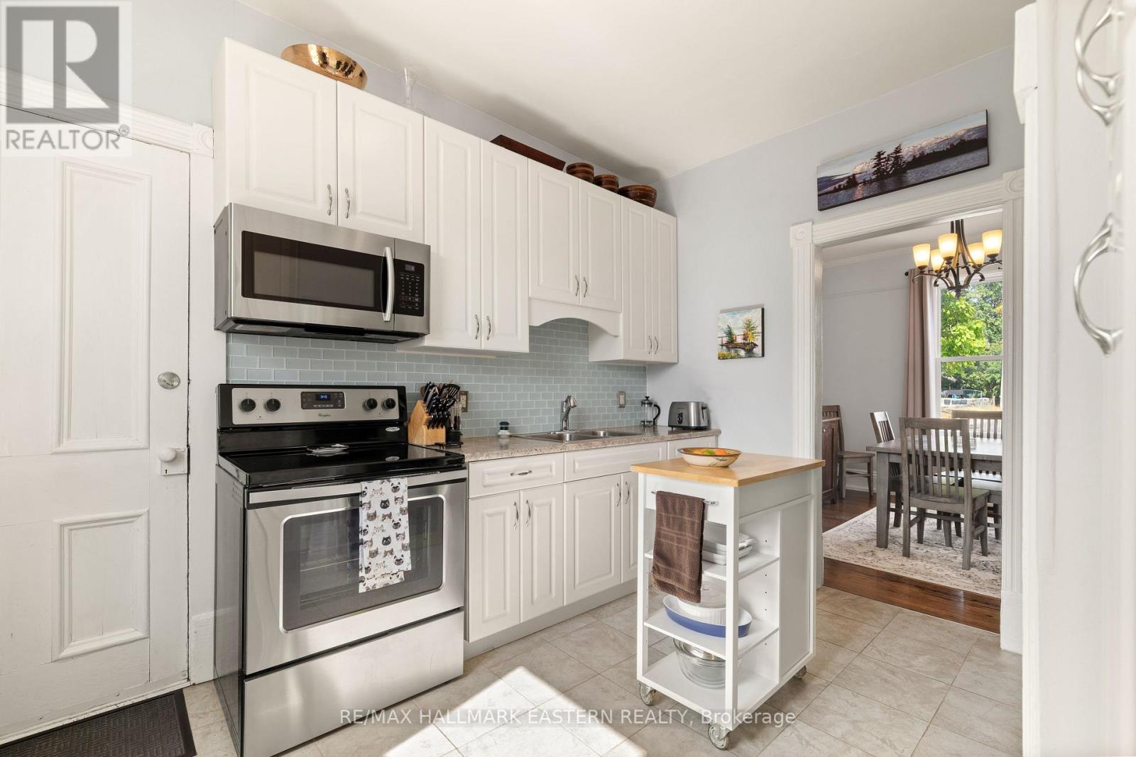 198 Hazlitt Street, Peterborough (Ashburnham Ward 4), Ontario  K9H 1L7 - Photo 7 - X12351649