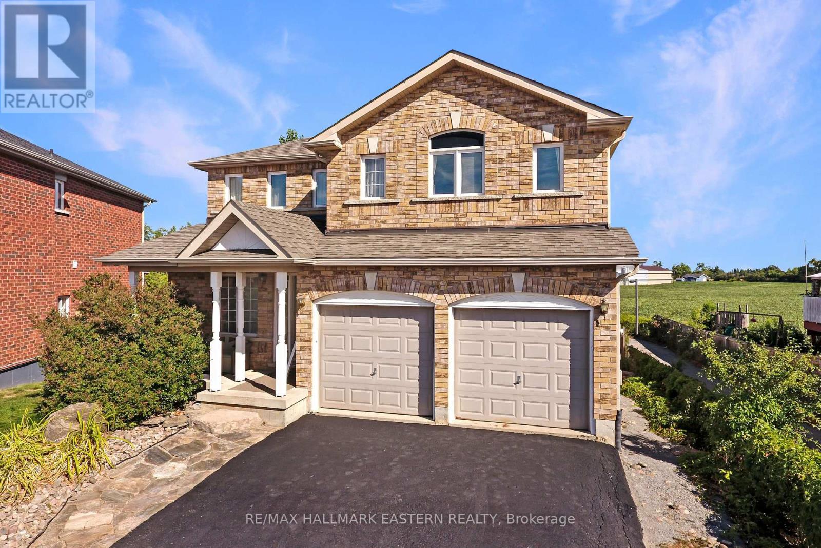 67 Sweetnam Drive, Kawartha Lakes (Lindsay), Ontario  K9V 0A7 - Photo 1 - X12351650