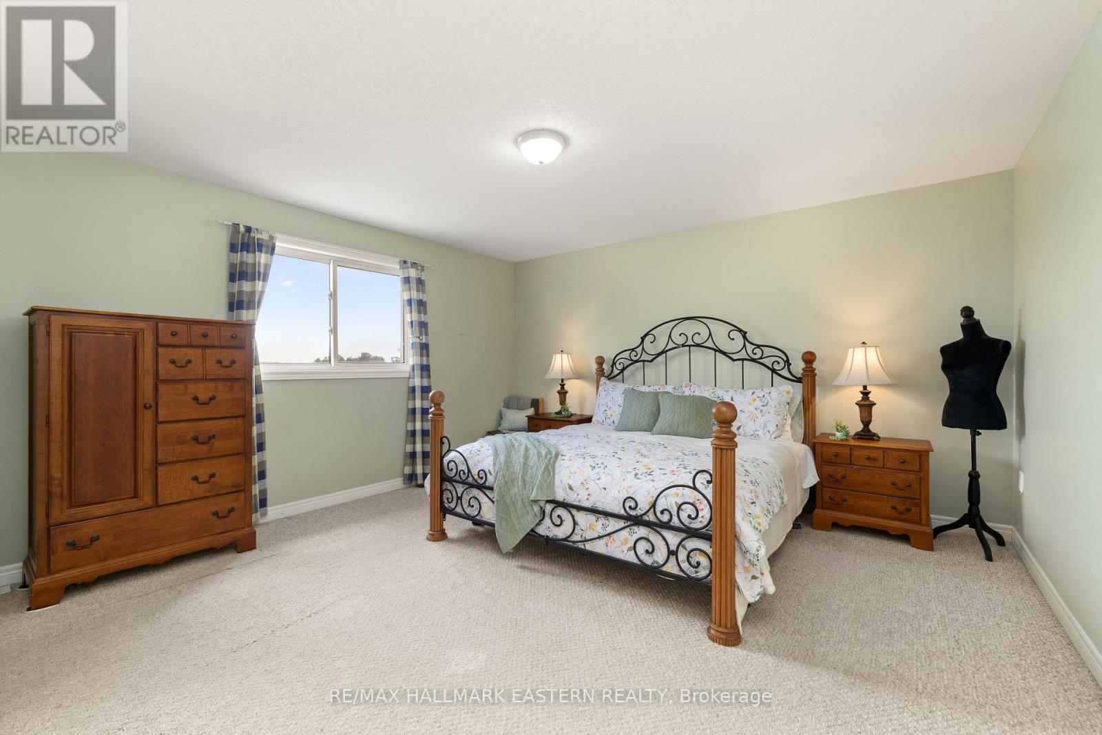 67 Sweetnam Drive, Kawartha Lakes (Lindsay), Ontario  K9V 0A7 - Photo 19 - X12351650