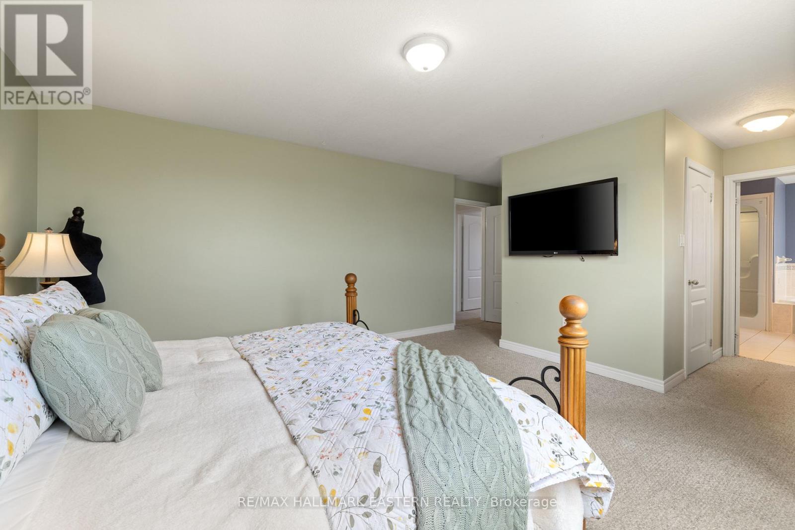 67 Sweetnam Drive, Kawartha Lakes (Lindsay), Ontario  K9V 0A7 - Photo 20 - X12351650