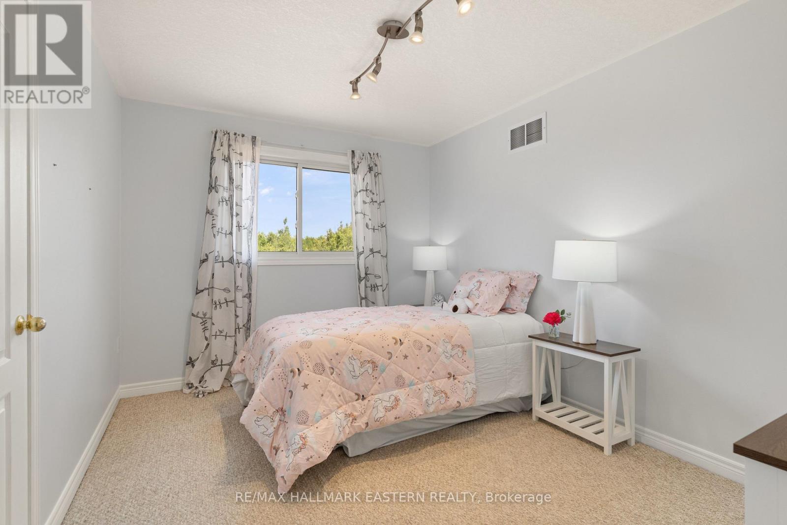 67 Sweetnam Drive, Kawartha Lakes (Lindsay), Ontario  K9V 0A7 - Photo 28 - X12351650