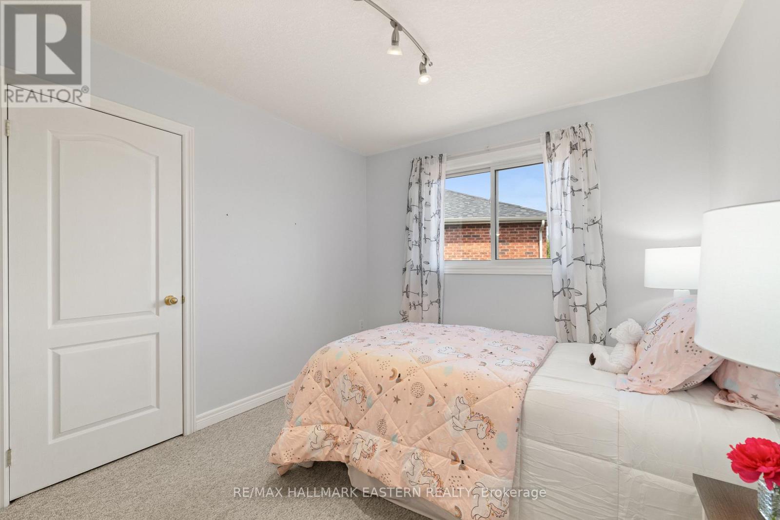 67 Sweetnam Drive, Kawartha Lakes (Lindsay), Ontario  K9V 0A7 - Photo 29 - X12351650