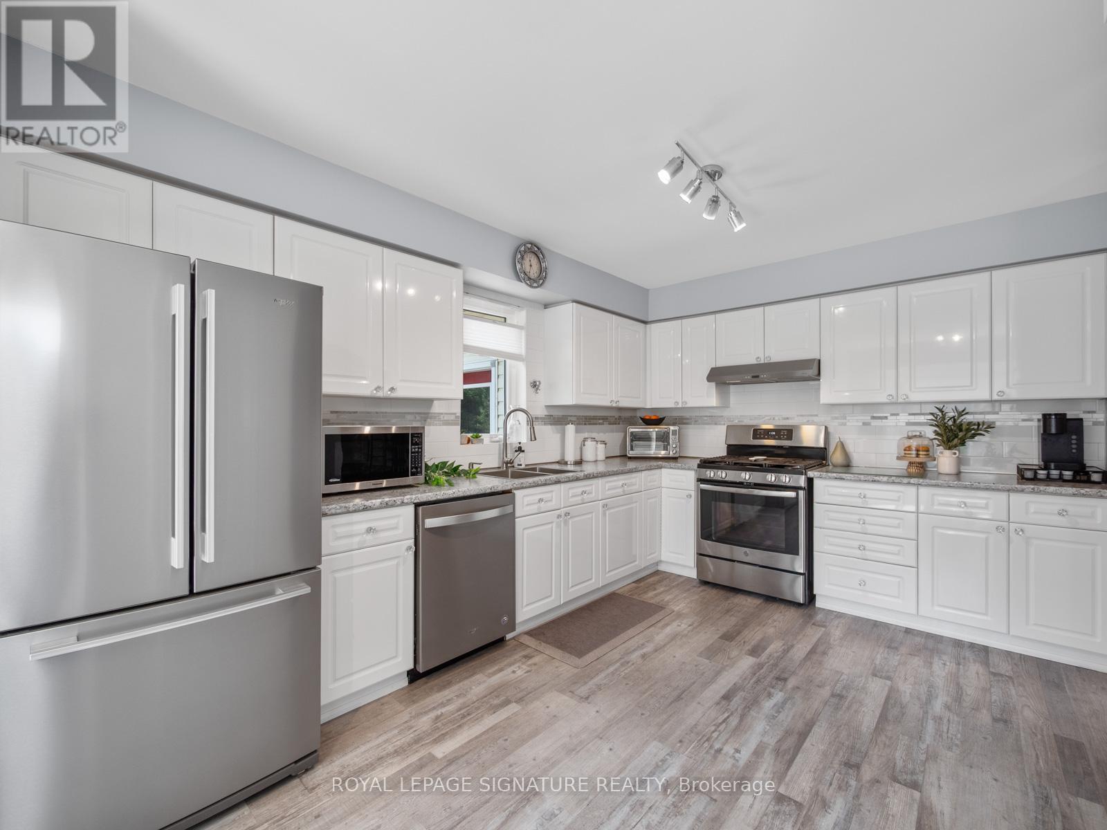 33 Steelhead Lane, Clarington (Newcastle), Ontario  L1B 1B3 - Photo 15 - E12351737