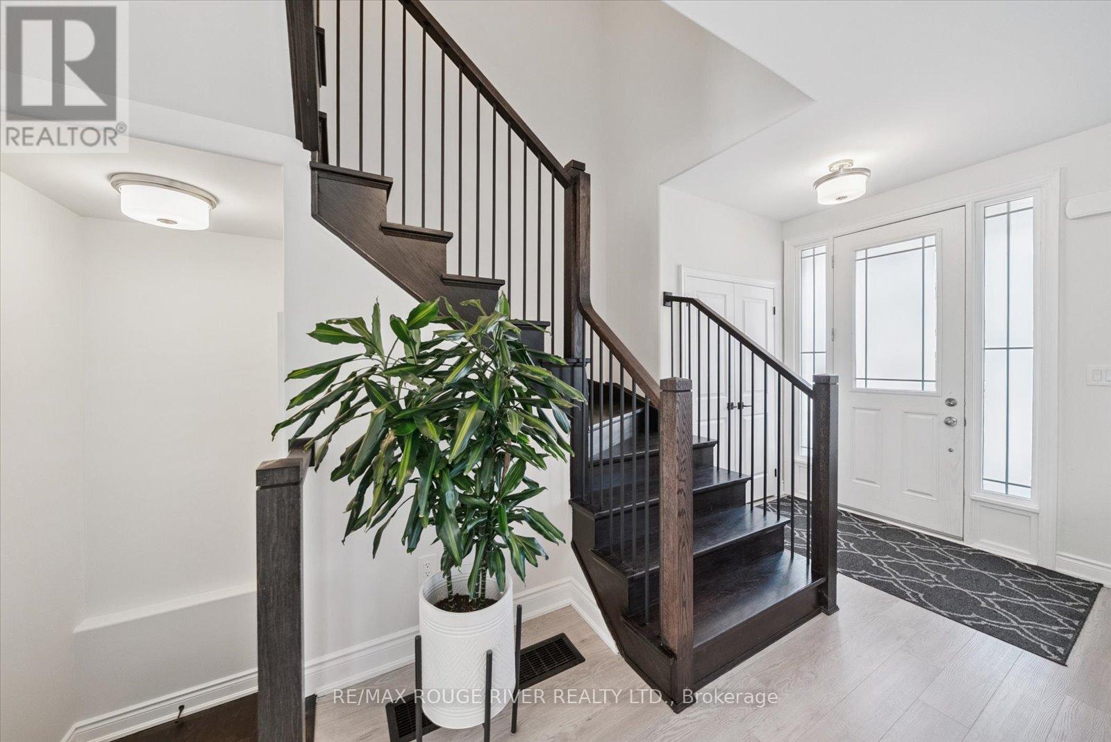 1093 Rippingale Trail, Peterborough (Northcrest Ward 5), Ontario  K9H 0C4 - Photo 4 - X12352093