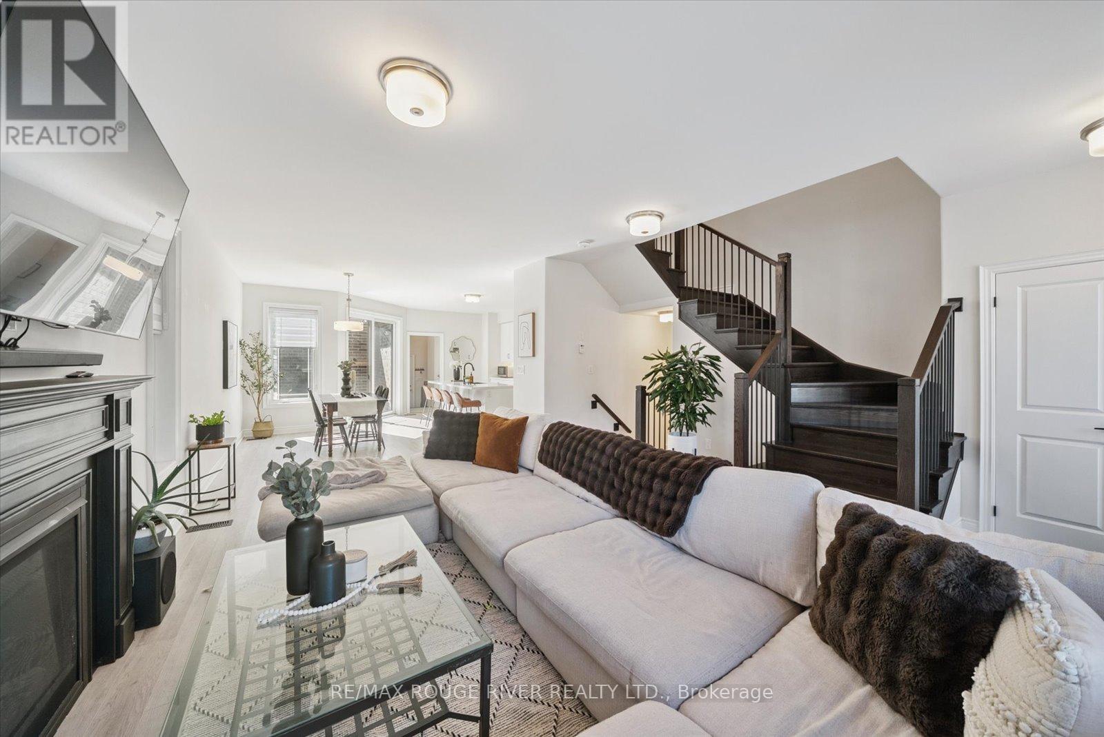 1093 Rippingale Trail, Peterborough (Northcrest Ward 5), Ontario  K9H 0C4 - Photo 6 - X12352093