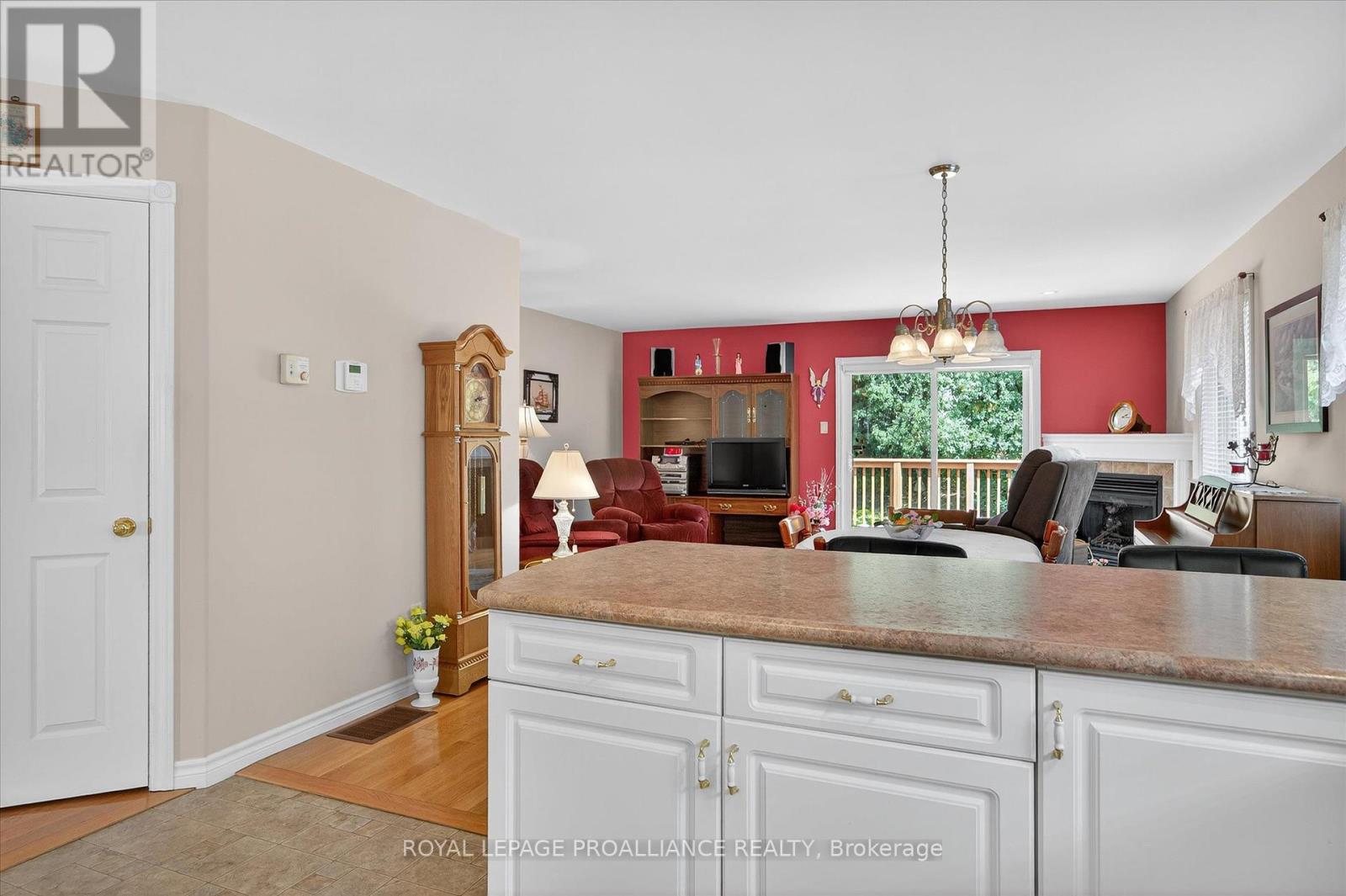 337 Bianco Crescent, Peterborough West (North), Ontario  K9K 0A5 - Photo 10 - X12352408
