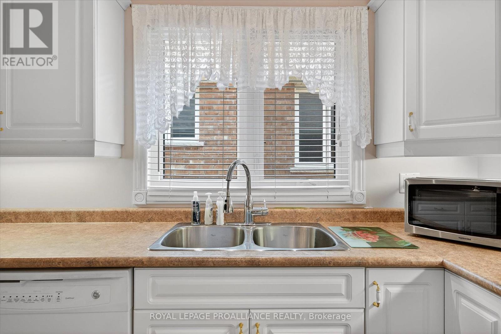 337 Bianco Crescent, Peterborough West (North), Ontario  K9K 0A5 - Photo 8 - X12352408