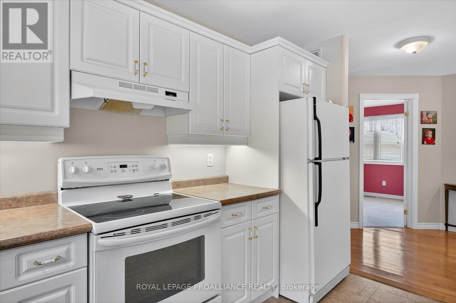 337 Bianco Crescent, Peterborough West (North), Ontario  K9K 0A5 - Photo 9 - X12352408