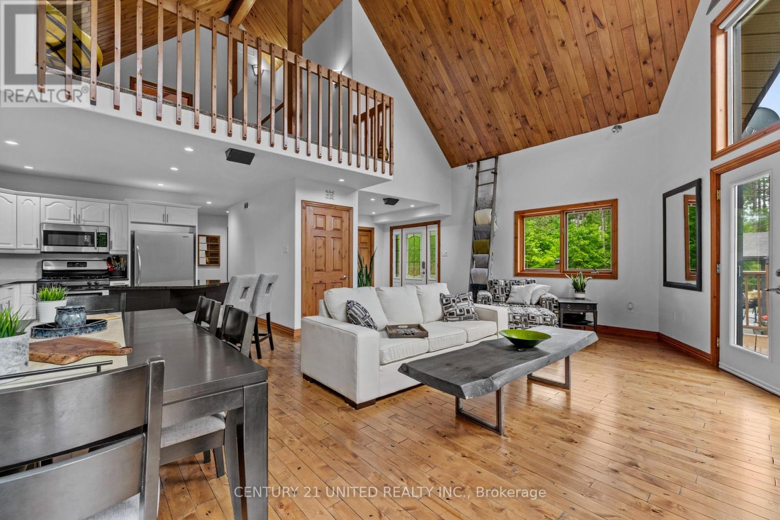 113 Sugarbush Boulevard, Trent Lakes, Ontario  K0L 1J0 - Photo 6 - X12352431