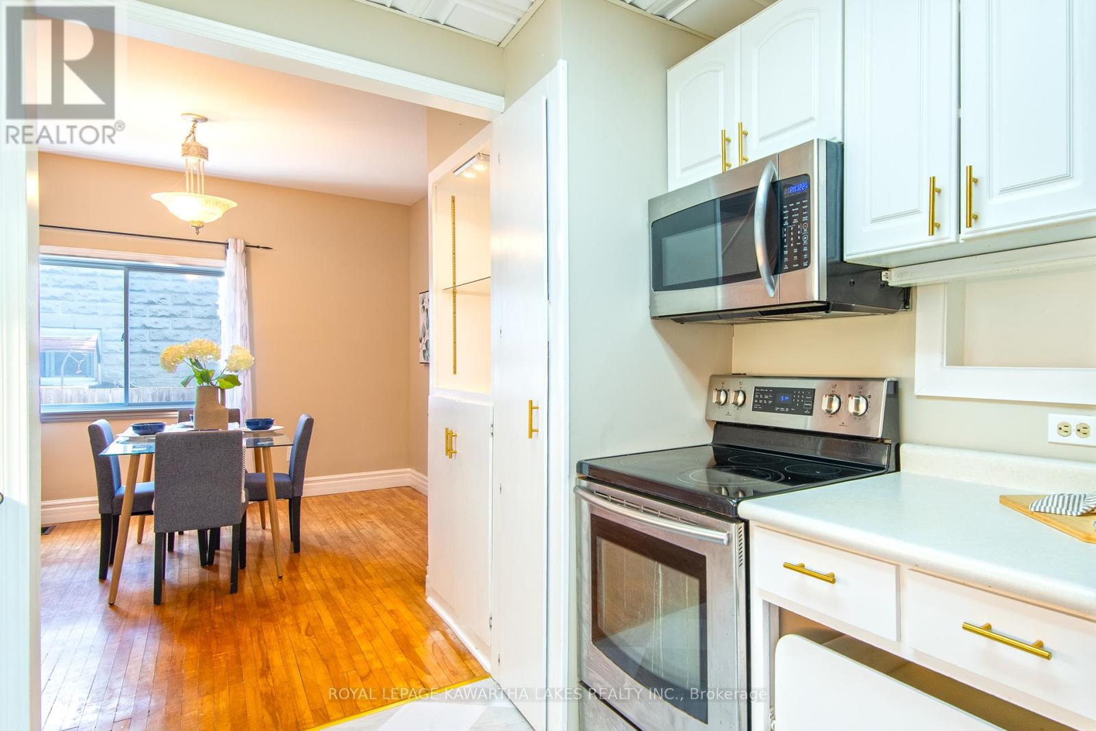 91 Glenelg Street W, Kawartha Lakes (Lindsay), Ontario  K9V 2V8 - Photo 10 - X12352452