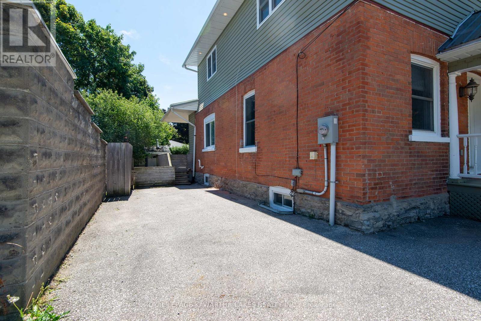 91 Glenelg Street W, Kawartha Lakes (Lindsay), Ontario  K9V 2V8 - Photo 28 - X12352452