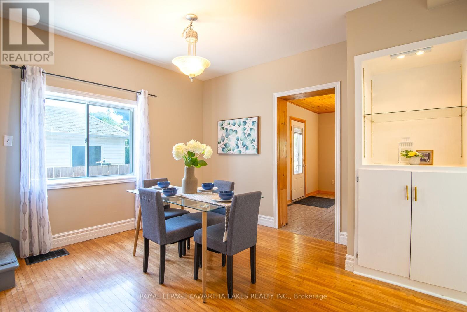 91 Glenelg Street W, Kawartha Lakes (Lindsay), Ontario  K9V 2V8 - Photo 5 - X12352452