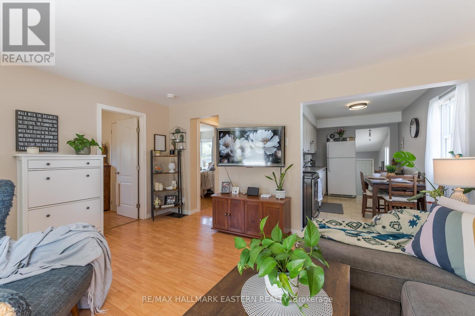 748 New Romaine Street, Peterborough (Otonabee Ward 1), Ontario  K9J 2E9 - Photo 14 - X12352462
