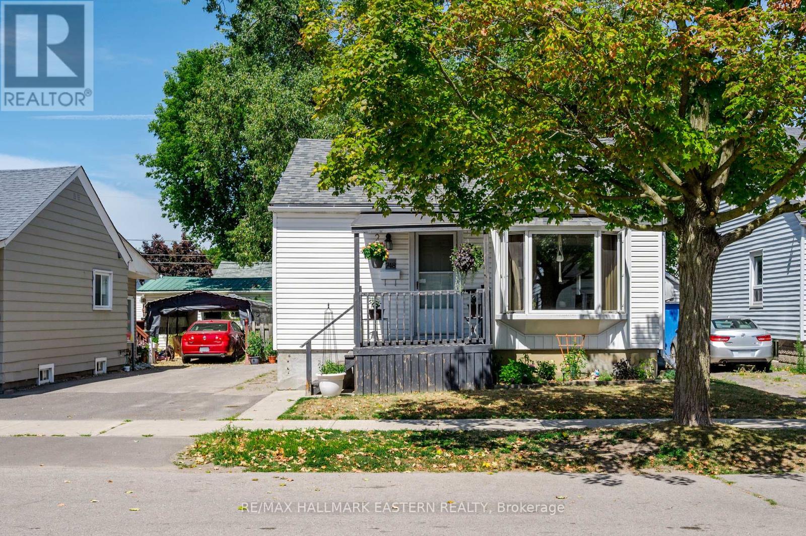 748 New Romaine Street, Peterborough (Otonabee Ward 1), Ontario  K9J 2E9 - Photo 2 - X12352462