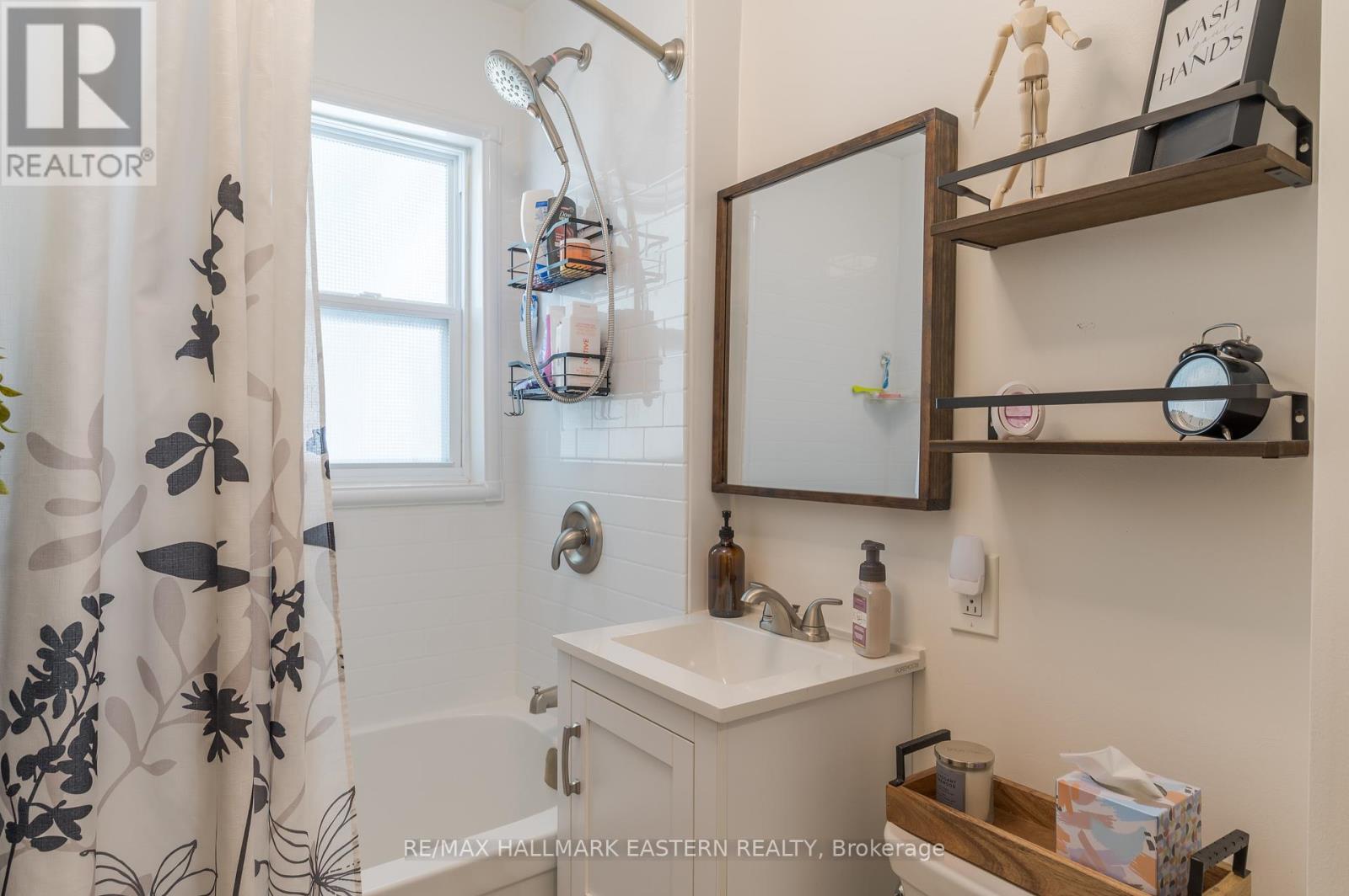 748 New Romaine Street, Peterborough (Otonabee Ward 1), Ontario  K9J 2E9 - Photo 28 - X12352462