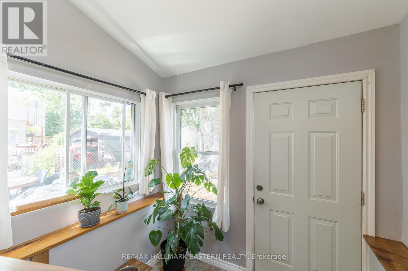 748 New Romaine Street, Peterborough (Otonabee Ward 1), Ontario  K9J 2E9 - Photo 30 - X12352462