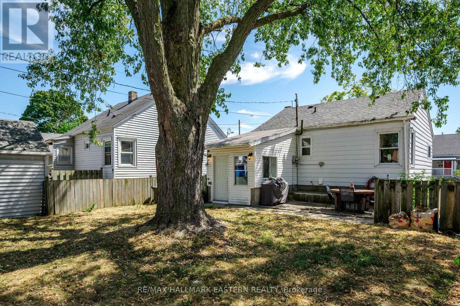 748 New Romaine Street, Peterborough (Otonabee Ward 1), Ontario  K9J 2E9 - Photo 43 - X12352462