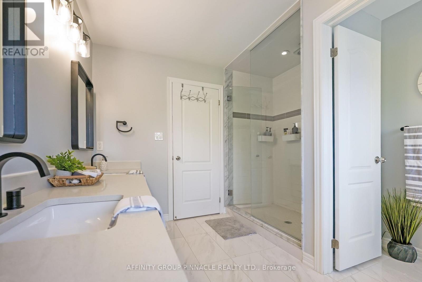 7 Brackendale Trail, Kawartha Lakes (Lindsay), Ontario  K9V 0M2 - Photo 22 - X12352512
