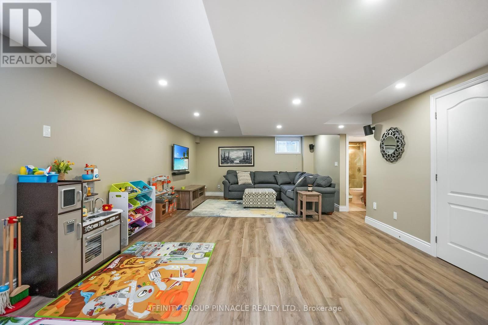 7 Brackendale Trail, Kawartha Lakes (Lindsay), Ontario  K9V 0M2 - Photo 30 - X12352512
