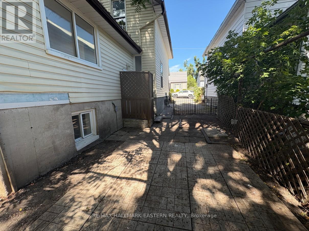#1 - 581 Paterson Street, Peterborough Central (South), Ontario  K9J 4P9 - Photo 13 - X12352547