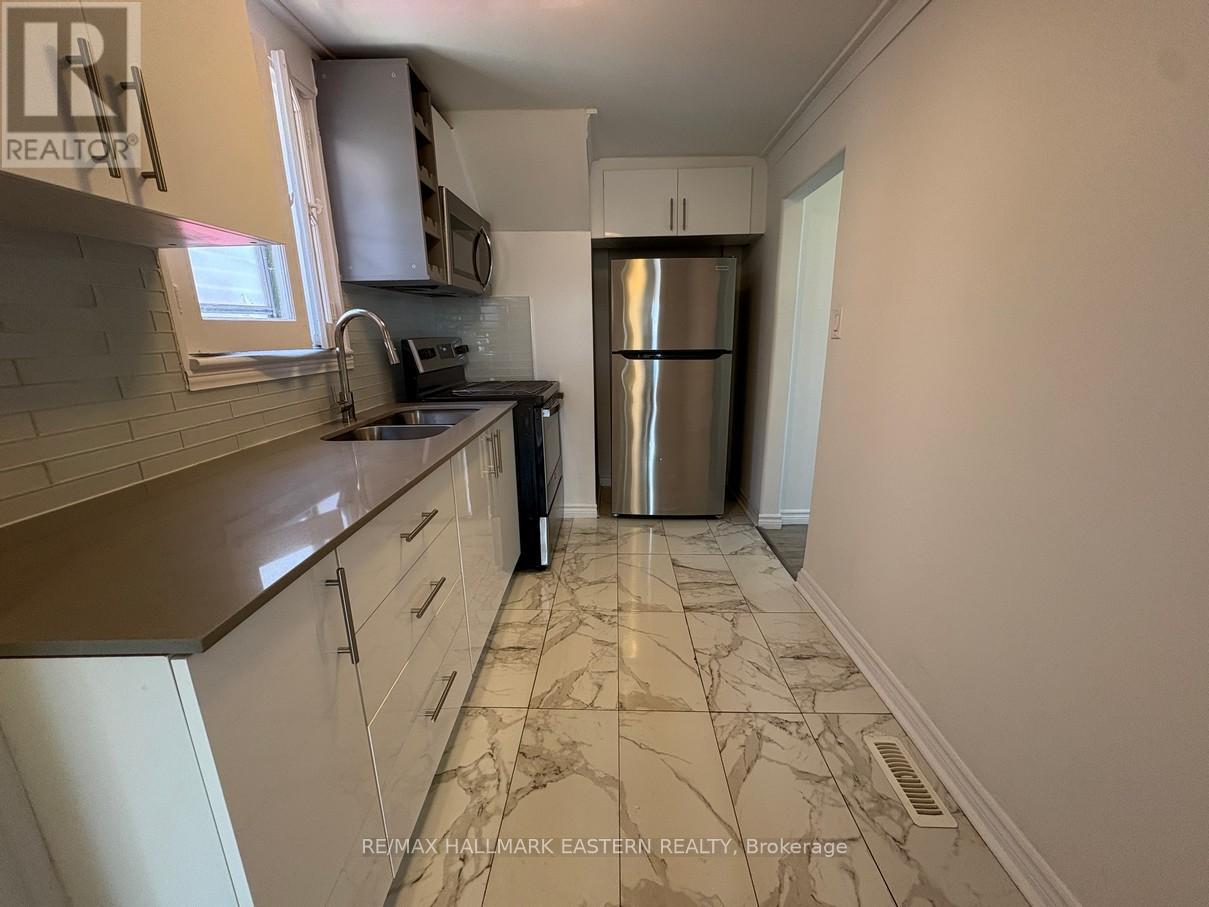 #1 - 581 Paterson Street, Peterborough Central (South), Ontario  K9J 4P9 - Photo 4 - X12352547
