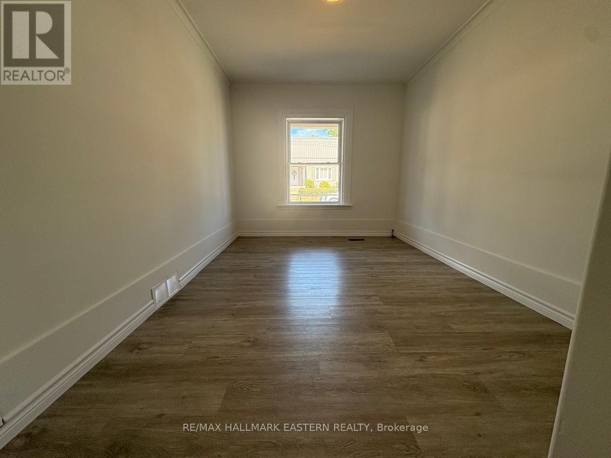 #1 - 581 Paterson Street, Peterborough Central (South), Ontario  K9J 4P9 - Photo 6 - X12352547