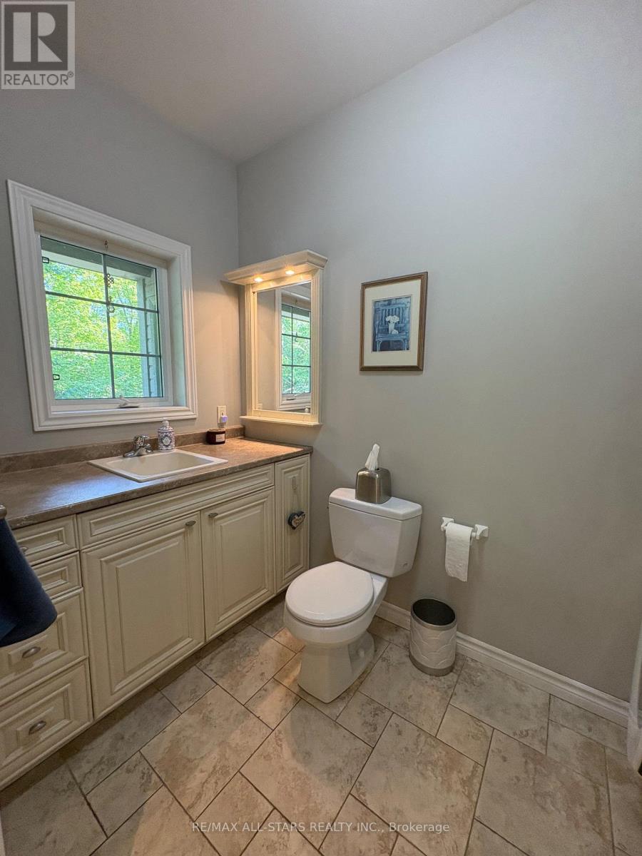 536 Golf Course Road, Douro-Dummer, Ontario  K0L 2H0 - Photo 11 - X12352873